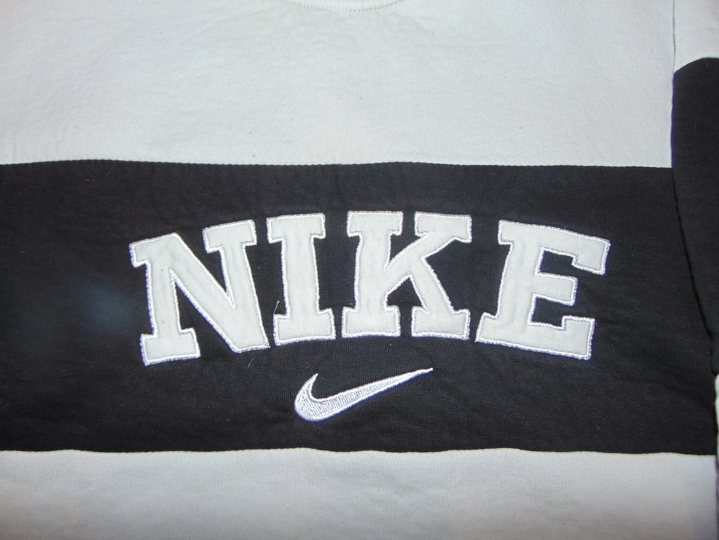 Nike Sweater Weiß/Schwarz - Größe M | Selected Piece