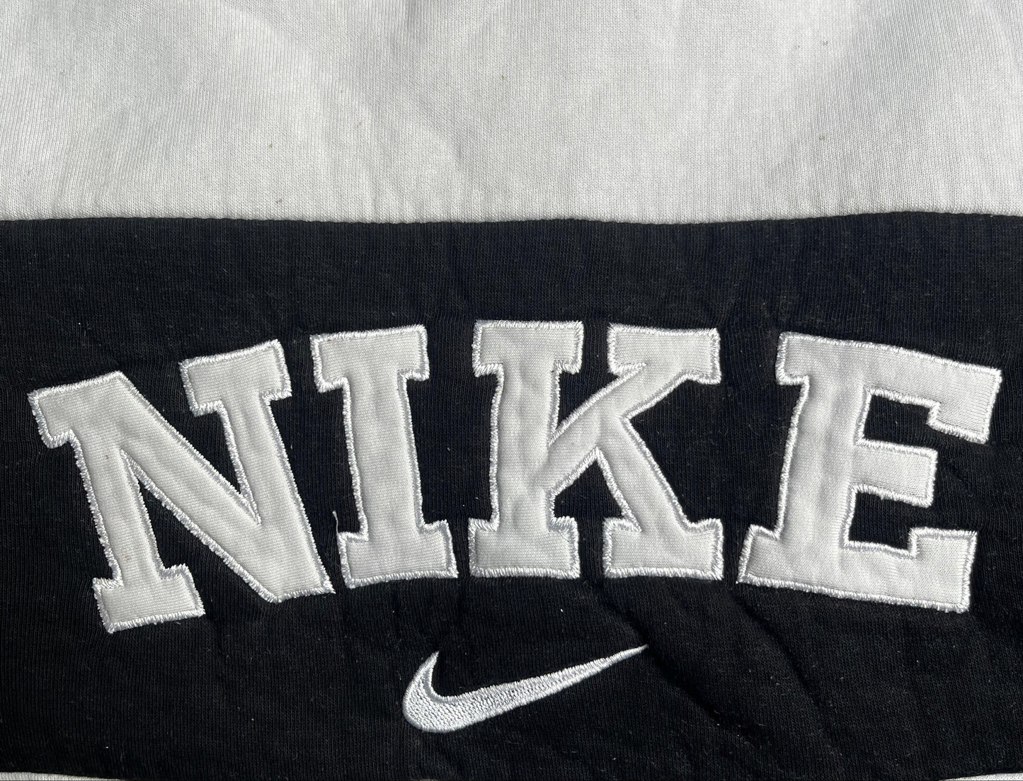 Nike Sweater Weiß/Schwarz - Größe M | Selected Piece